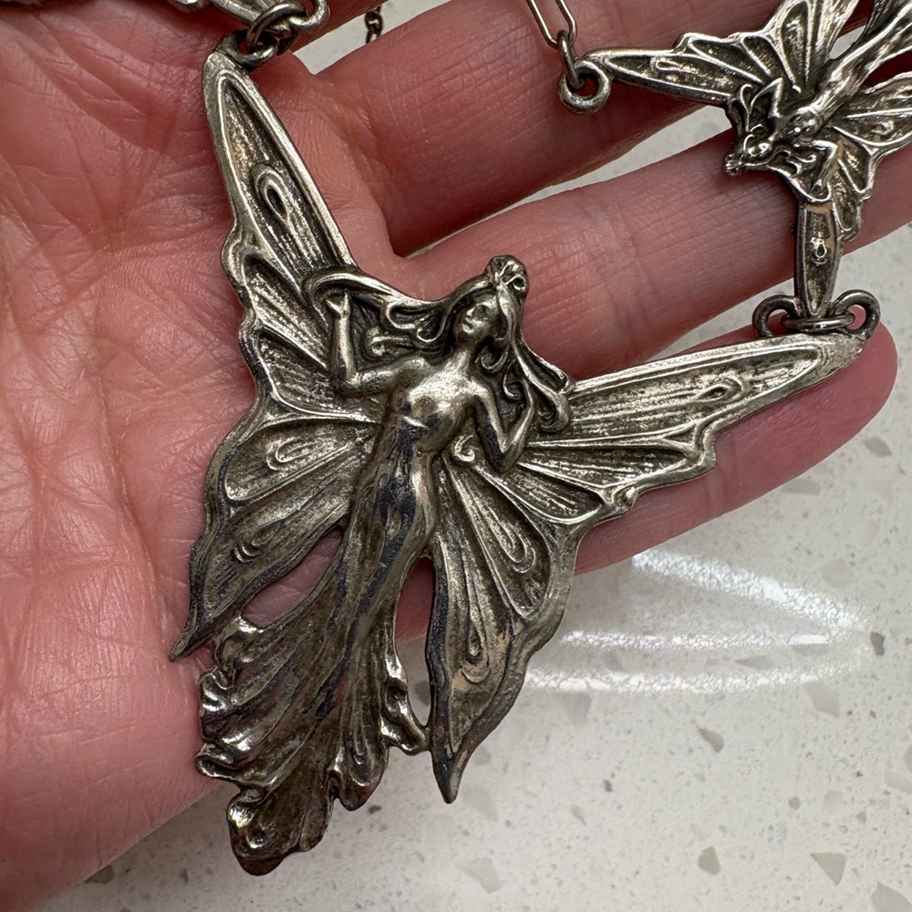 Stunning Art Nouveau Fairy Pendant Necklace - Picture 4 of 9